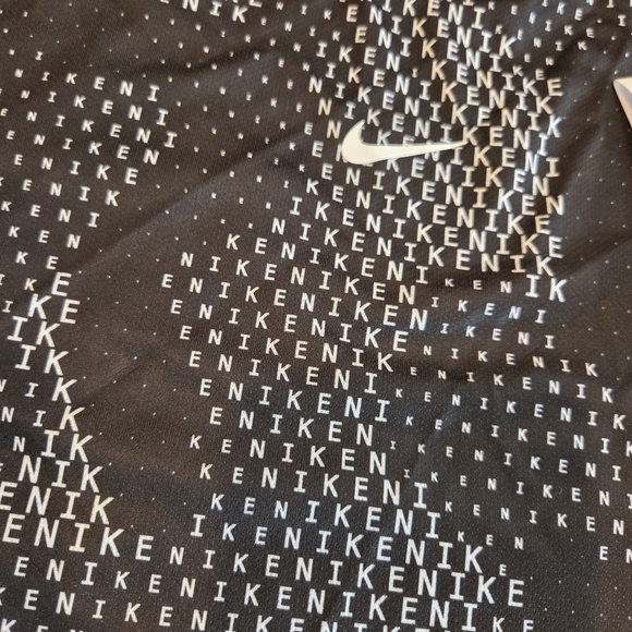 Nike Dri-FIT Kids' Black and White "NIKE" Graphic Training T-Shirt Medium New - Picture 1 of 8